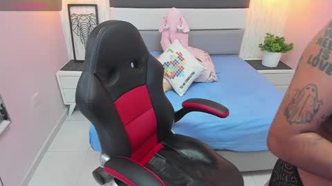 Snapshot of meganzarick chatting on 02.07.25 M E G A N online show from 02.07.25