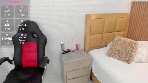 Snapshot of meganzarick chatting on 09.18.25 M E G A N online show from 09.18.25