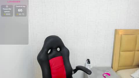 Snapshot of meganzarick chatting on 09.19.25 M E G A N online show from 09.19.25