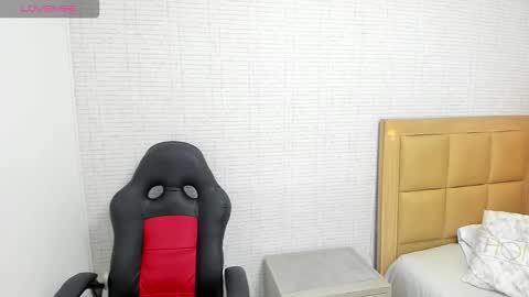 Snapshot of meganzarick chatting on 09.24.25 M E G A N online show from 09.24.25