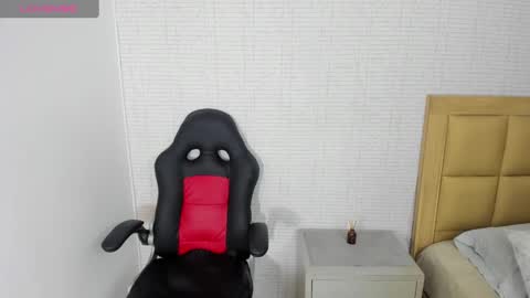 Snapshot of meganzarick chatting on 10.03.25 M E G A N online show from 10.03.25