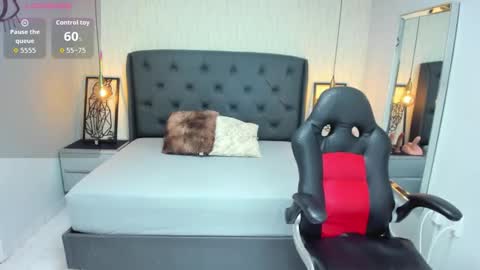 Snapshot of meganzarick chatting on 10.17.25 M E G A N online show from 10.17.25