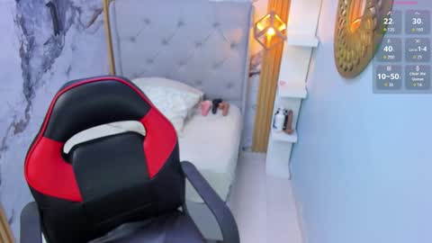 Snapshot of meganzarick chatting on 11.26.25 M E G A N online show from 11.26.25