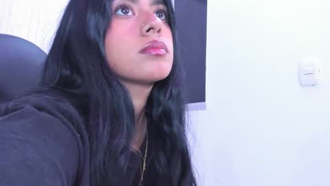 Snapshot of meggan_07 chatting on 01.26.25 meggan online show from 01.26.25