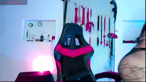 Snapshot of meggan_greey chatting on 12.29.24 Your best slave online show from 12.29.24