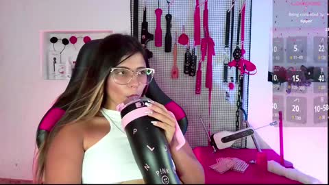 Snapshot of meggan_greey chatting on 02.05.25 Your best slave online show from 02.05.25