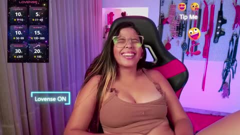 Snapshot of meggan_greey chatting on 09.29.25 Your best slave online show from 09.29.25