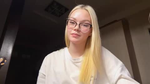 Mia online show from 02.16.26