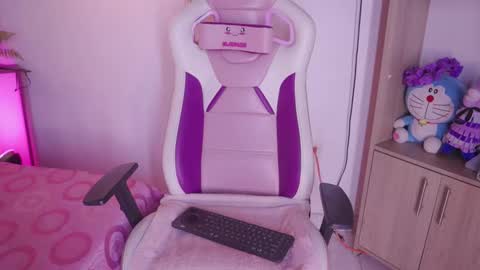 Meggie 1J online show from 11.13.25