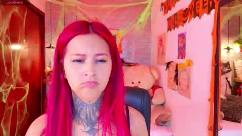 Snapshot of meghan_nill chatting on 10.21.25 Meghan online show from 10.21.25