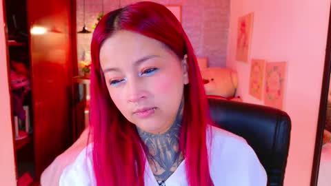 Snapshot of meghan_nill chatting on 11.11.25 Meghan online show from 11.11.25