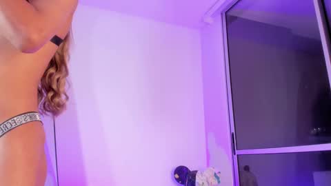 meghanallen_ online show from 09.26.25