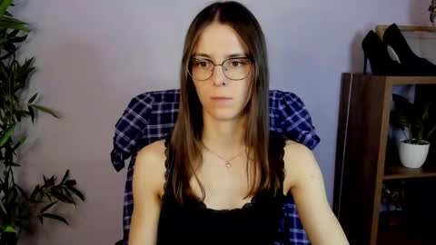 Snapshot of megi_erotic chatting on 03.11.25 Megi online show from 03.11.25