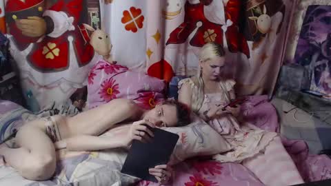 Snapshot of meidiandyuta chatting on 12.19.24 Yuta and Meidi online show from 12.19.24