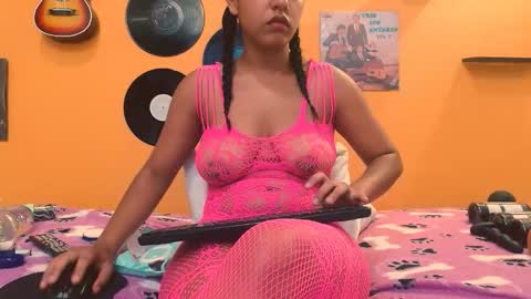 Snapshot of meisevil77 chatting on 11.02.25 MEIS online show from 11.02.25