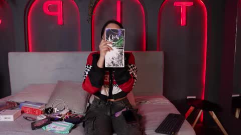 Snapshot of mekari_doll chatting on 10.22.25 Mekari . online show from 10.22.25