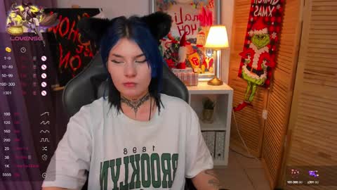 Snapshot of mekurisu chatting on 12.17.24 mekurisu online show from 12.17.24