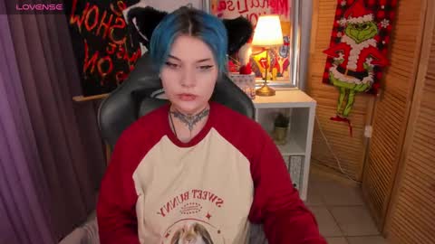 Snapshot of mekurisu chatting on 01.04.25 mekurisu online show from 01.04.25