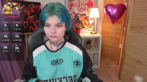 Snapshot of mekurisu chatting on 02.11.25 mekurisu online show from 02.11.25