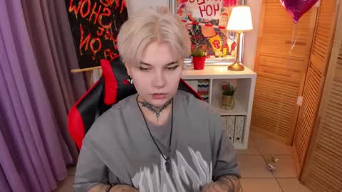 Snapshot of mekurisu chatting on 03.03.25 mekurisu online show from 03.03.25