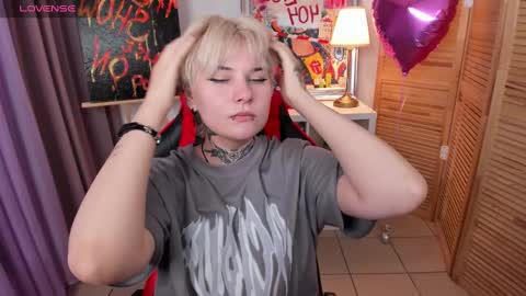 Snapshot of mekurisu chatting on 03.11.25 mekurisu online show from 03.11.25