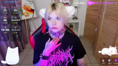 Snapshot of mekurisu chatting on 09.29.25 mekurisu online show from 09.29.25