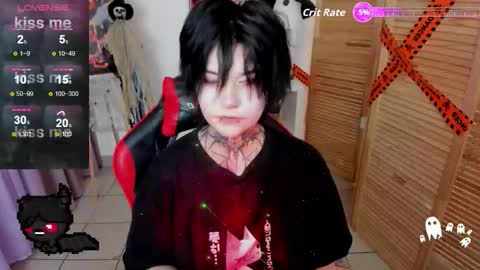 Snapshot of mekurisu chatting on 10.19.25 mekurisu online show from 10.19.25