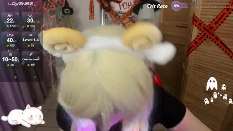 Snapshot of mekurisu chatting on 10.22.25 mekurisu online show from 10.22.25