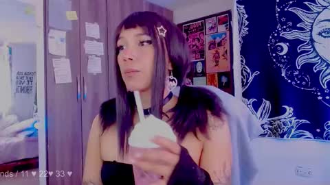 Snapshot of mel_dahlia chatting on 10.13.25 Melissa - - Please help me to reach 100 thumbs up online show from 10.13.25