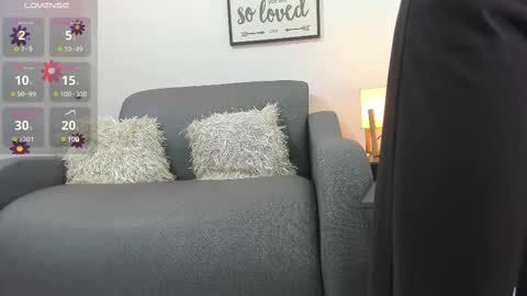 Snapshot of melan_owen chatting on 03.08.25 melan_owen online show from 03.08.25