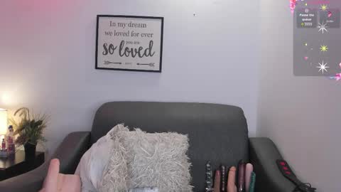 Snapshot of melan_owen chatting on 09.10.25 melan_owen online show from 09.10.25