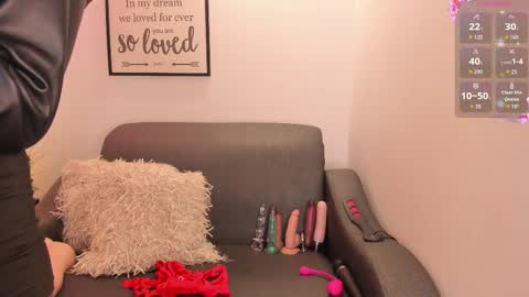 Snapshot of melan_owen chatting on 09.12.25 melan_owen online show from 09.12.25