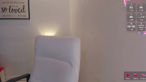 Snapshot of melan_owen chatting on 10.31.25 melan_owen online show from 10.31.25