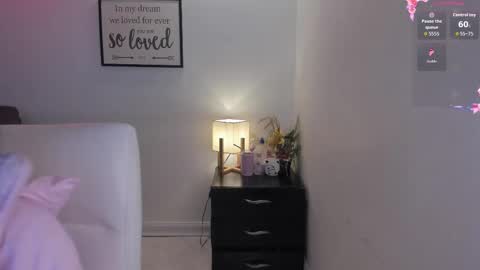 Snapshot of melan_owen chatting on 11.06.25 melan_owen online show from 11.06.25