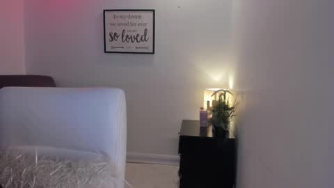 Snapshot of melan_owen chatting on 11.27.25 melan_owen online show from 11.27.25