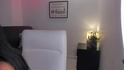 Snapshot of melan_owen chatting on 11.28.25 melan_owen online show from 11.28.25