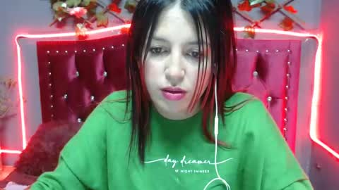 Snapshot of melani_cute01 chatting on 02.05.25 melani_cute01 online show from 02.05.25