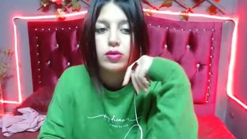 Snapshot of melani_cute01 chatting on 02.05.25 melani_cute01 online show from 02.05.25