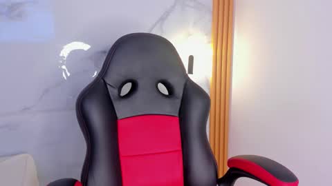 Snapshot of melanie_bonelli chatting on 10.16.25 Melanie Bonelli online show from 10.16.25