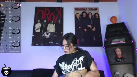 Snapshot of melanie_nyx chatting on 01.30.25 Mel online show from 01.30.25