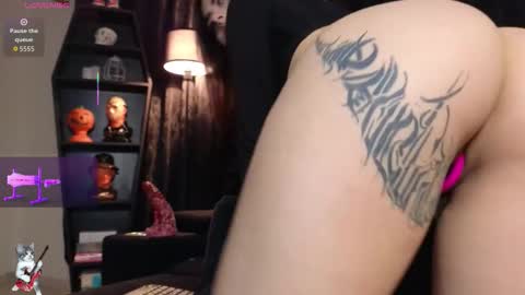 Snapshot of melanie_nyx chatting on 09.30.25 Mel online show from 09.30.25