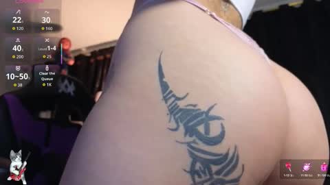 Snapshot of melanie_nyx chatting on 11.12.25 Mel online show from 11.12.25