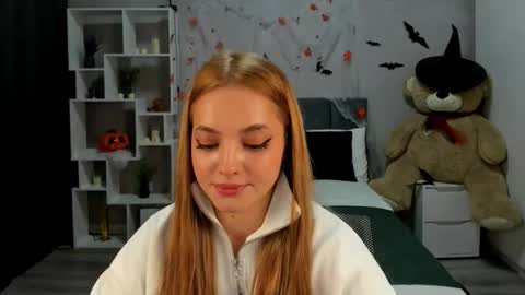 MelanieAlves online show from 11.04.25