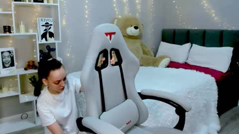 Snapshot of melaniealves chatting on 02.07.26 MelanieAlves online show from 02.07.26