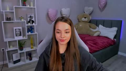 Snapshot of melaniealves chatting on 03.23.26 MelanieAlves online show from 03.23.26