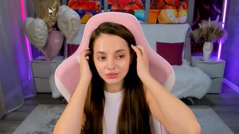 Snapshot of melaniealves chatting on 03.28.26 MelanieAlves online show from 03.28.26