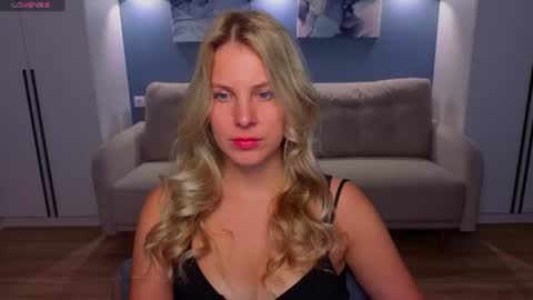 Snapshot of melaniebennett chatting on 06.19.26 Melanie Bennett online show from 06.19.26