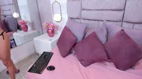 Snapshot of melaniee_joness chatting on 07.03.26 melaniee_joness online show from 07.03.26