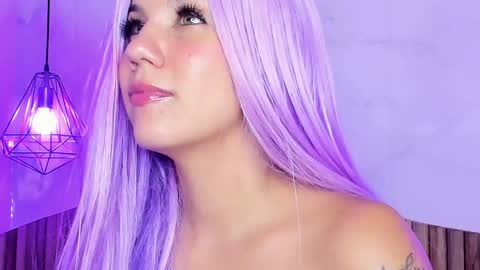 Snapshot of melanieroux chatting on 01.10.25 Melanie Roux online show from 01.10.25