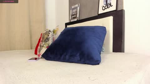 melaniie_roussel online show from 01.29.25